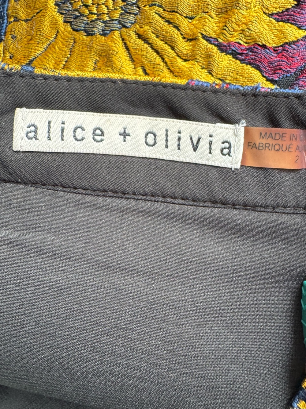 Alice + Olivia Loran Floral Jacquard Mini Skirt — Size 2 - Picture 5 of 8